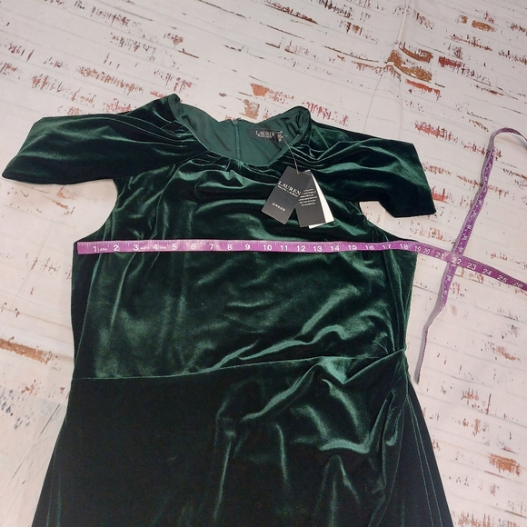 Lauren Ralph Lauren Green velvet cocktail dress - Picture 2 of 6